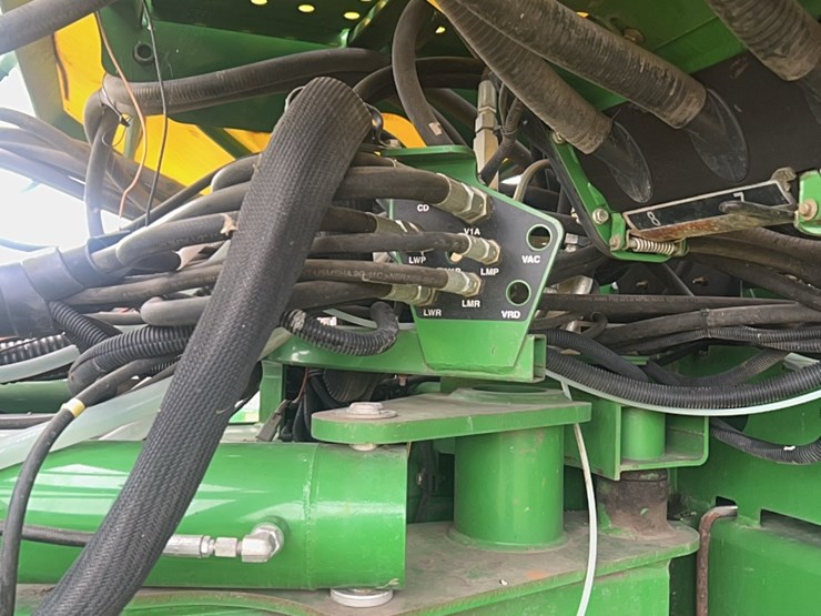 john-deere-16-image-21