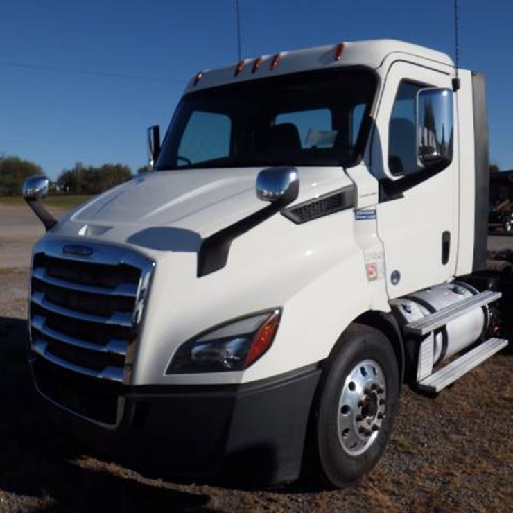 2019 FREIGHTLINER CASCADIA 116