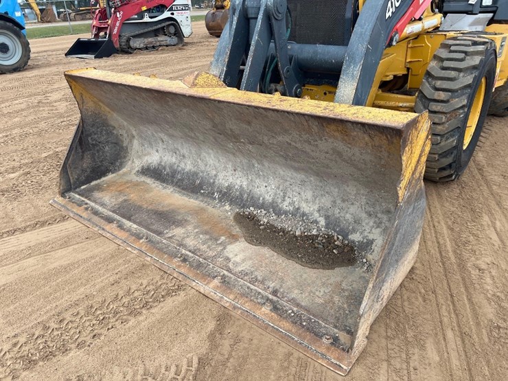 2017-deere-410l-image-14