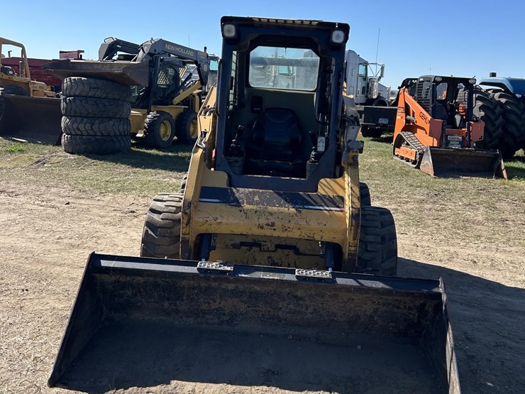 2003-caterpillar-242-image-2