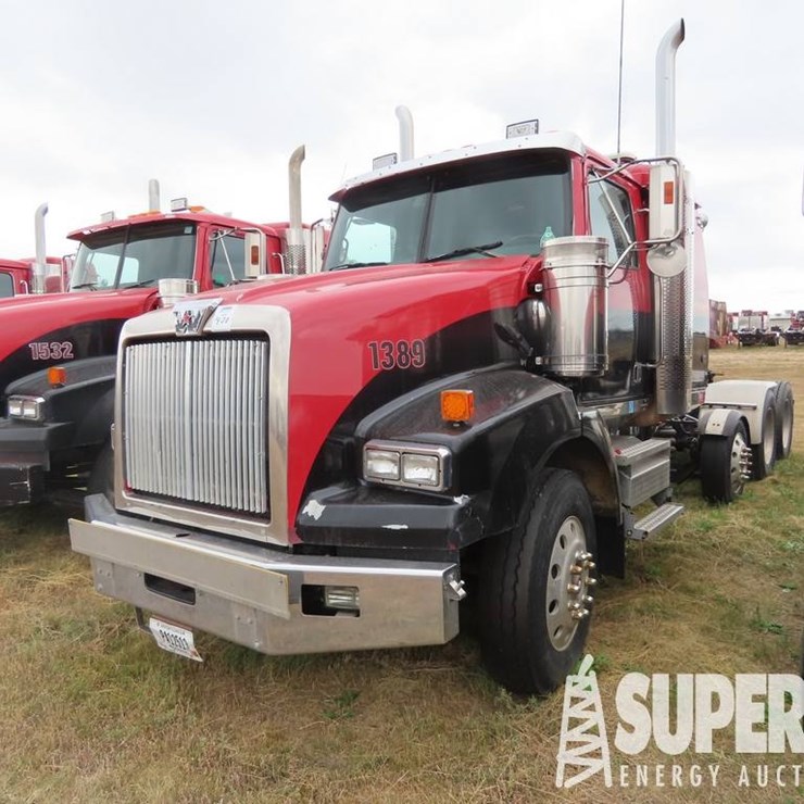 2009 WESTERN STAR 4900