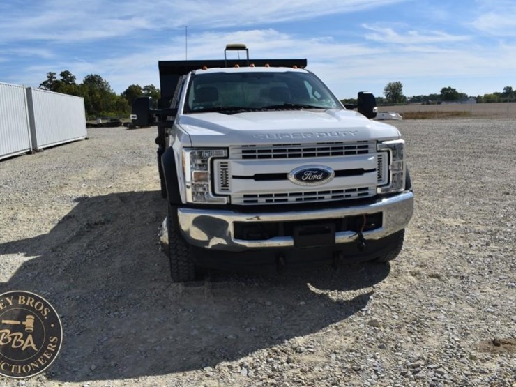 2017-ford-f550-image-28