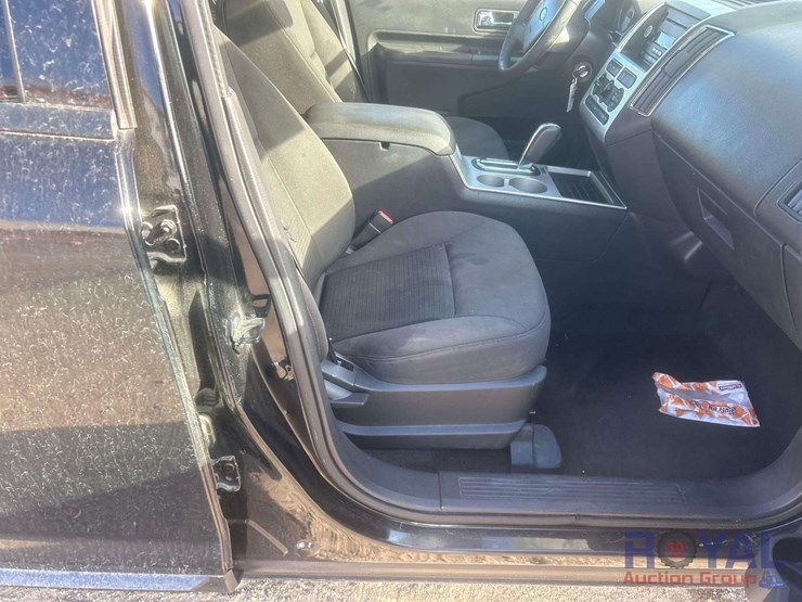 2010-ford-edge-image-18