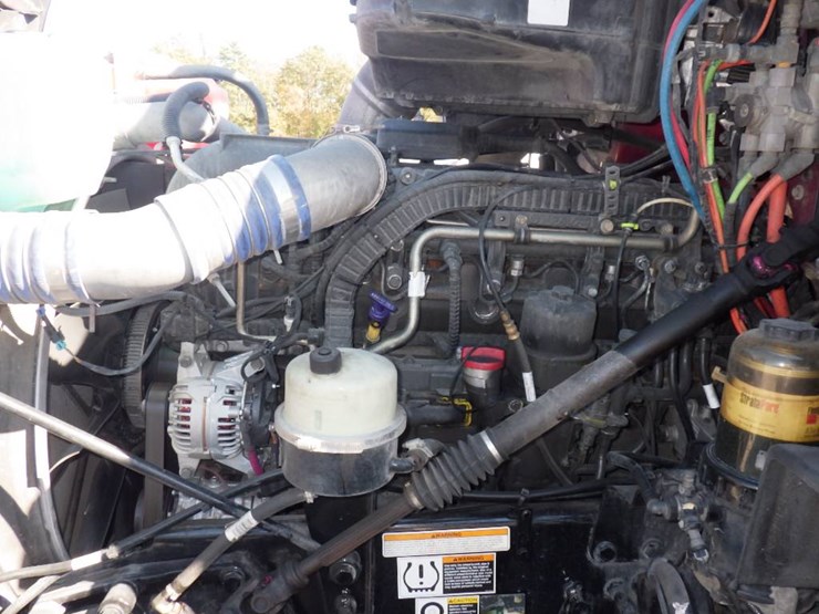 peterbilt-579-image-12