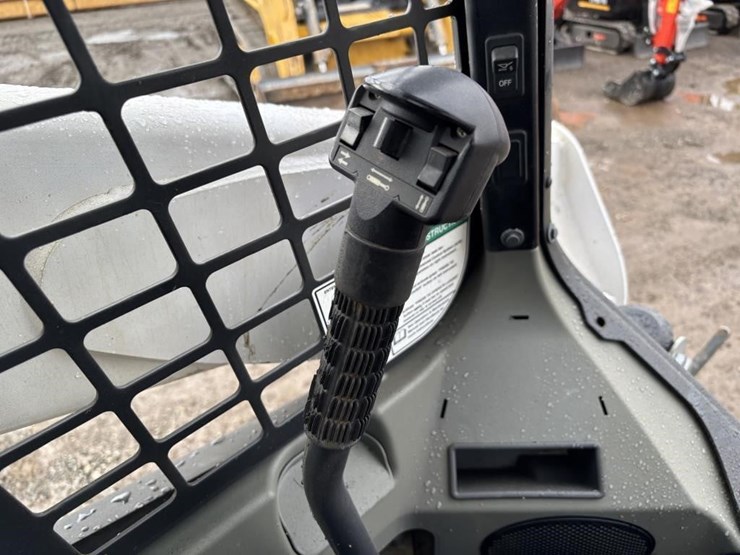 2021-bobcat-t770-image-22