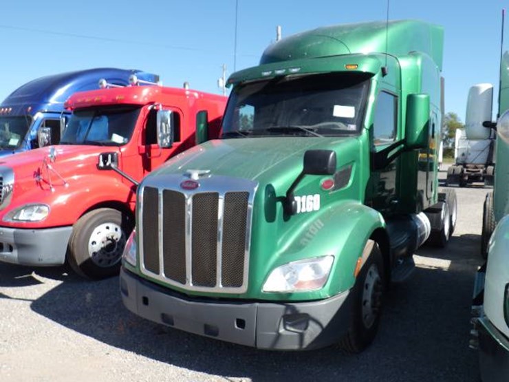 2015-peterbilt-579-image-1