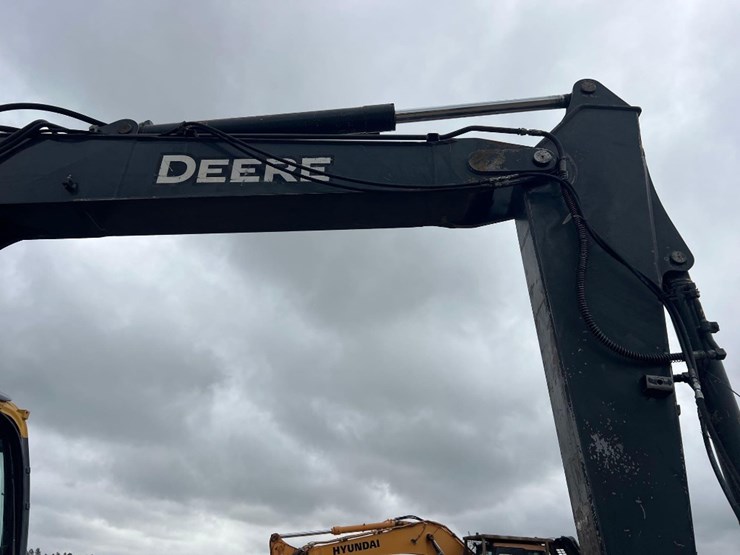 deere-75g-image-11
