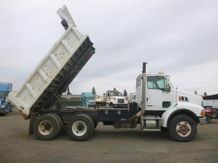 2008-sterling-lt9500-image-9