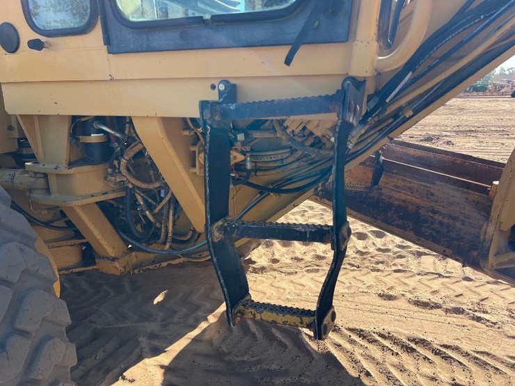 1998-caterpillar-12h-image-21