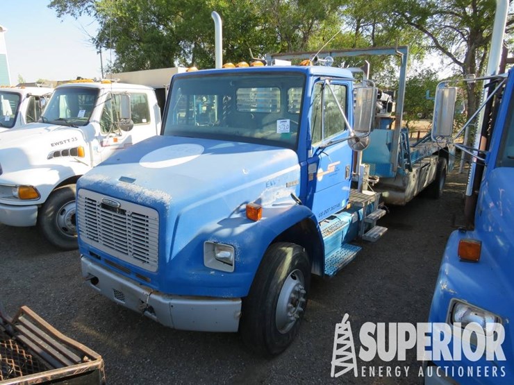 1997-freightliner-fl106-image-1
