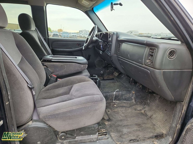 2006-gmc-sierra-2500hd-image-17