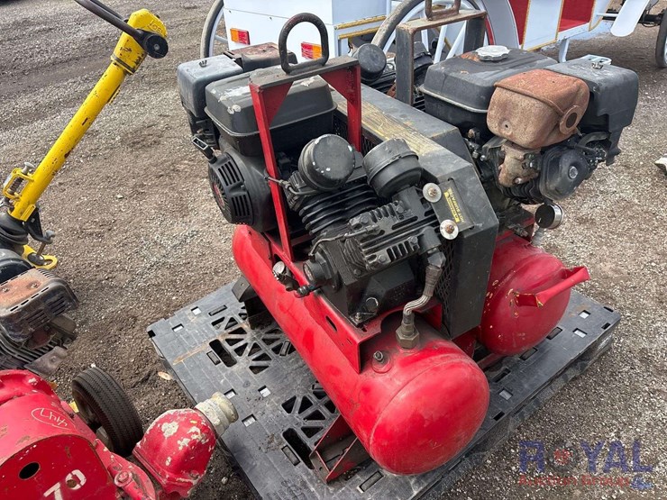2010-dewalt-air-compressor-image-3