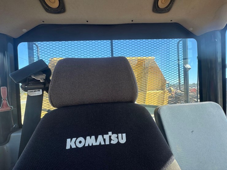 2014-komatsu-hm300-3-image-32