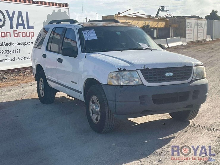 2005-ford-explorer-image-2