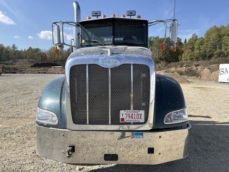 2009-peterbilt-386-image-8