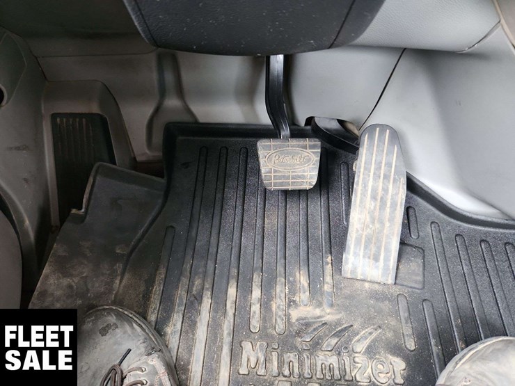 2019-peterbilt-579-image-27