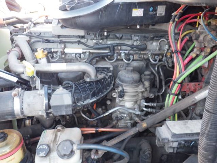 2019-freightliner-cascadia-125-image-11
