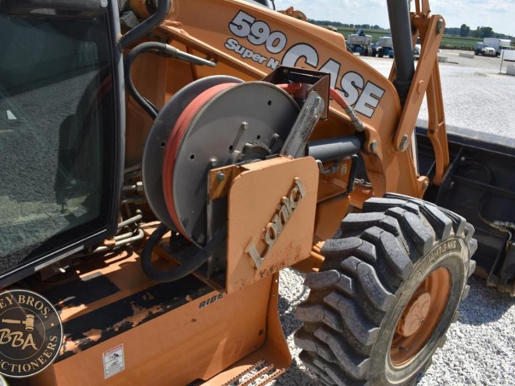 2012-case-590sn-image-39