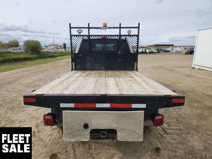 2021-ford-f350-image-25