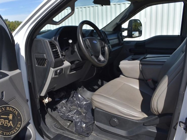 2017-ford-f550-image-67