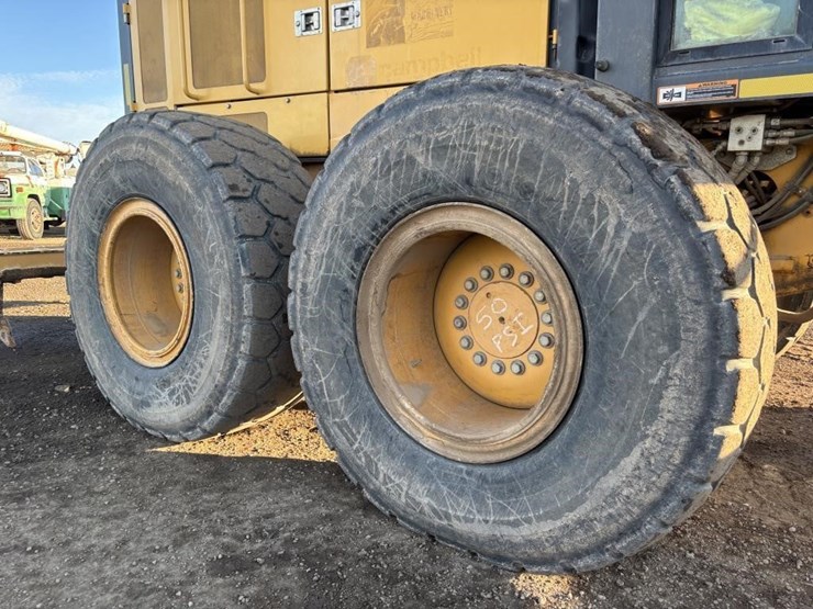 2011-deere-872gp-image-32