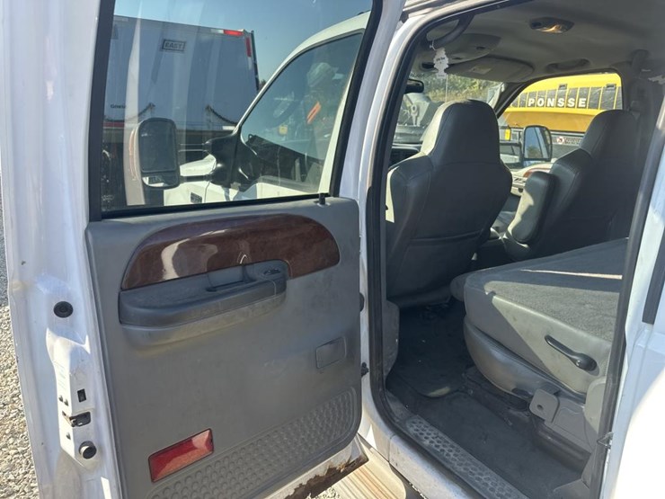2004-ford-f350-image-23