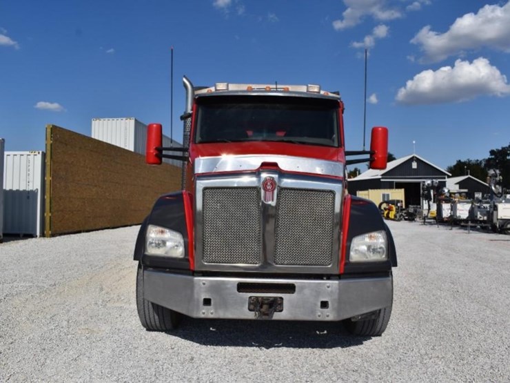 2018-kenworth-t880-image-44