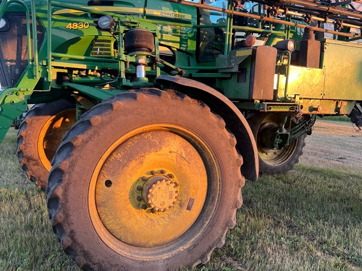 john-deere-4830-image-18