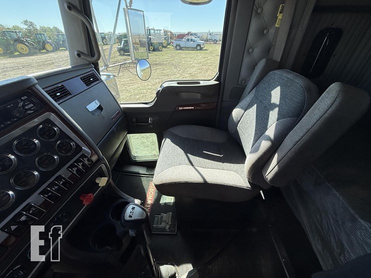 2009-kenworth-t800-image-26