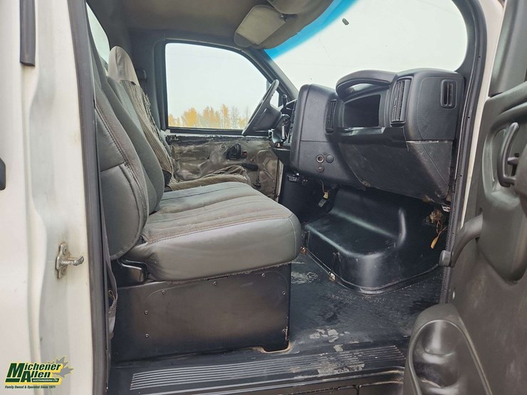 2005-gmc-topkick-c5500-image-16