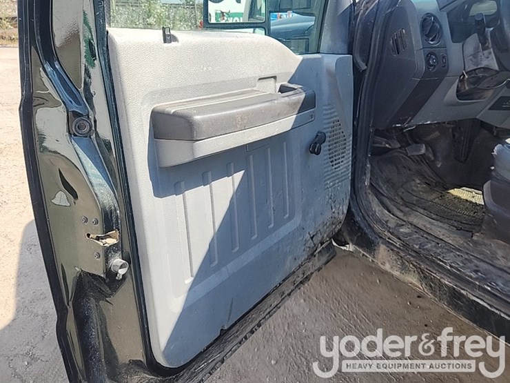 2015-ford-f250-xl-image-14