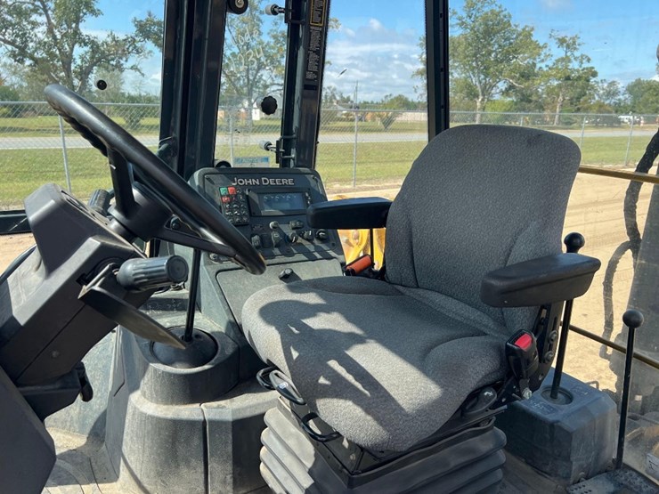 2018-deere-410l-image-30