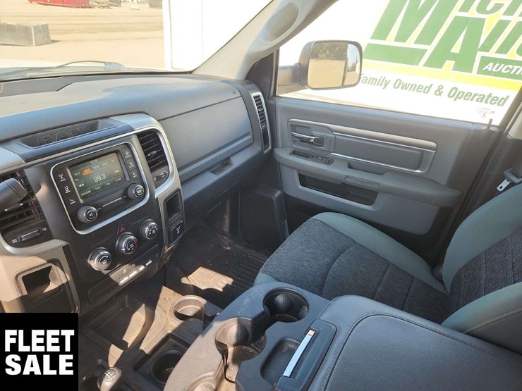 2014-ram-3500-slt-image-10
