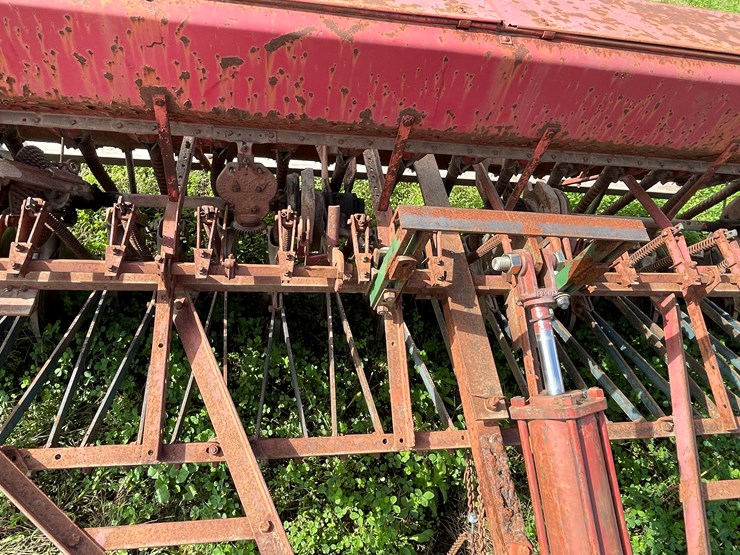 #5010-•-mccormick-10'-grain-drill-image-7