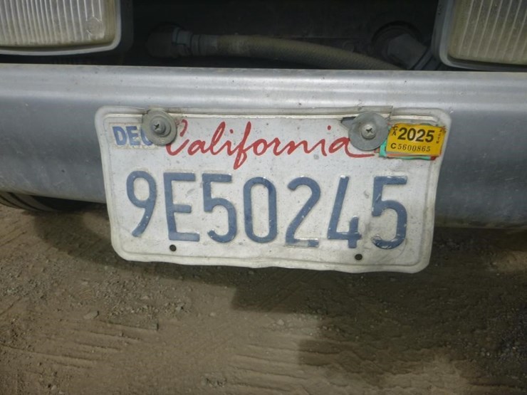 2011-international-8600-image-30
