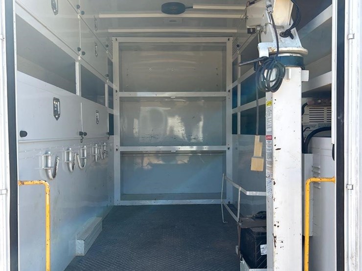 2023-chevrolet-silverado-6500hd-image-27