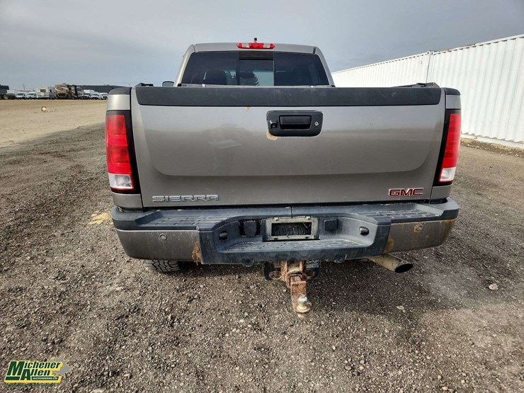 2012-gmc-sierra-2500hd-image-23