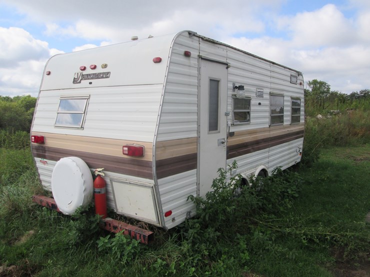 #5043-•-yellowstone-18'-camper-(no-title)-image-1