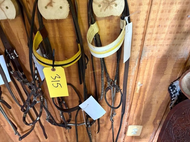 (2)-in-hand-show-bridles-&-(2)-halters-image-2
