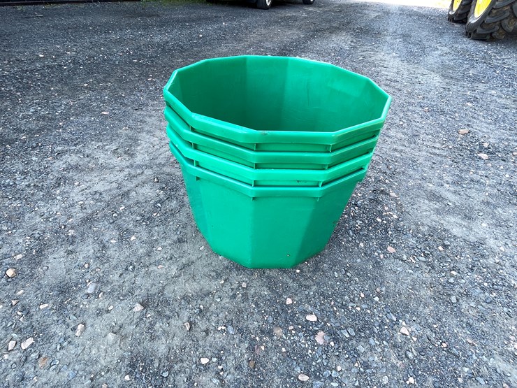 #1687-•-(4)-plastic-tubs-image-6