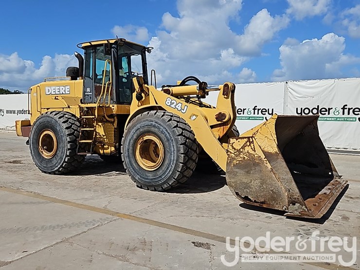2003-deere-824j-image-7