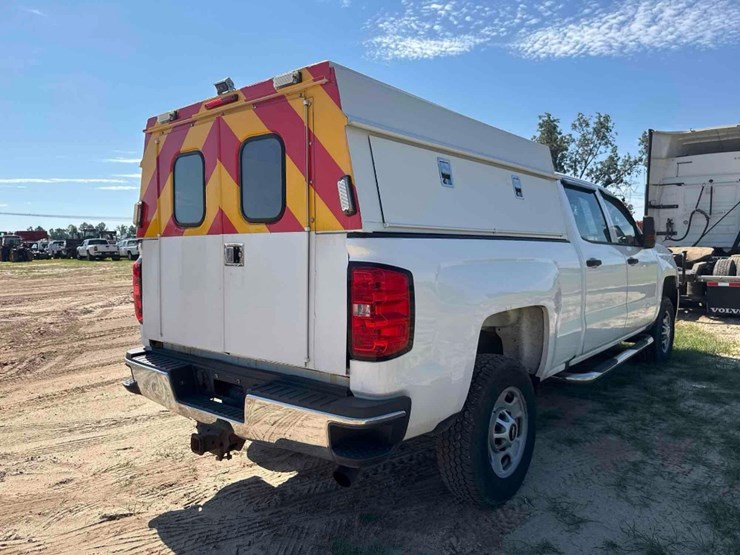 2016-chevrolet-2500-image-6