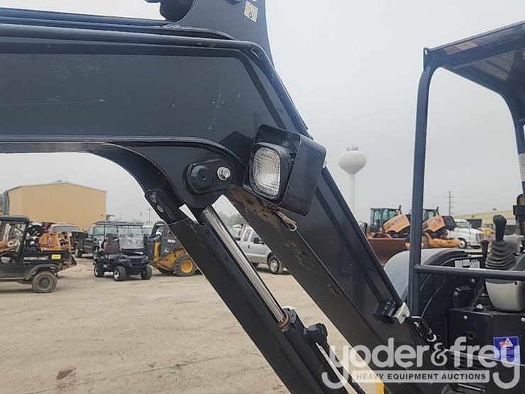 2022-deere-26g-image-21