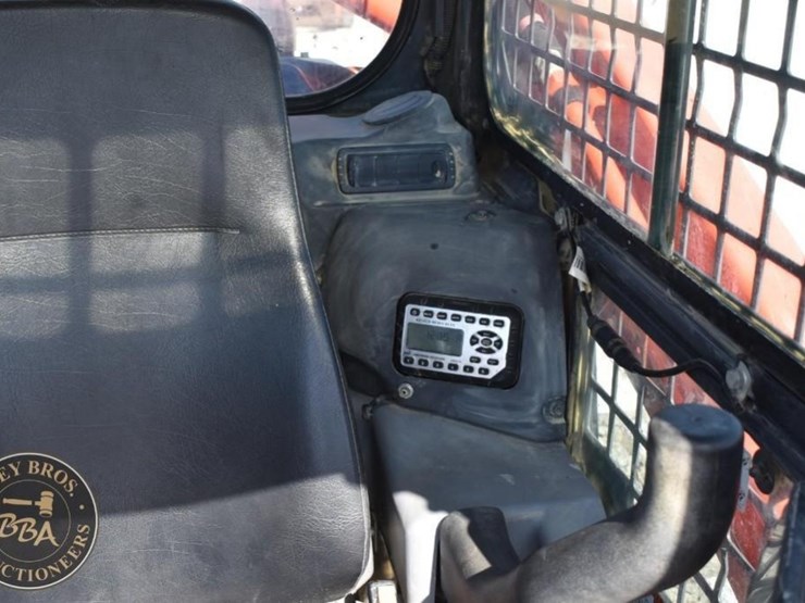 2021-kubota-svl97-2-image-36