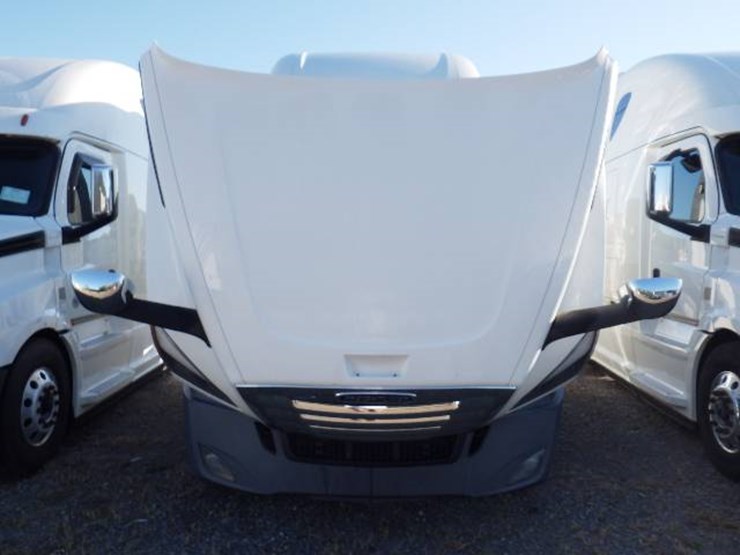 2019-freightliner-cascadia-126-image-15