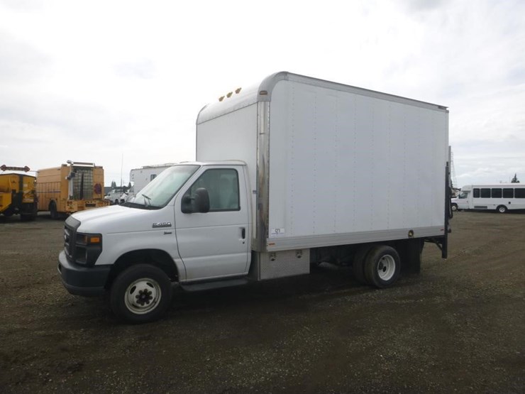 2010-ford-e450-image-1