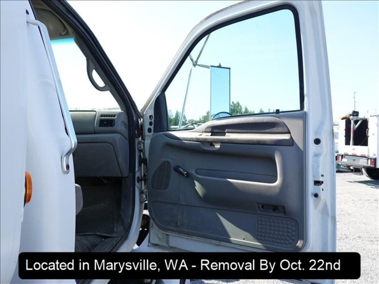 2000-ford-f650-image-9