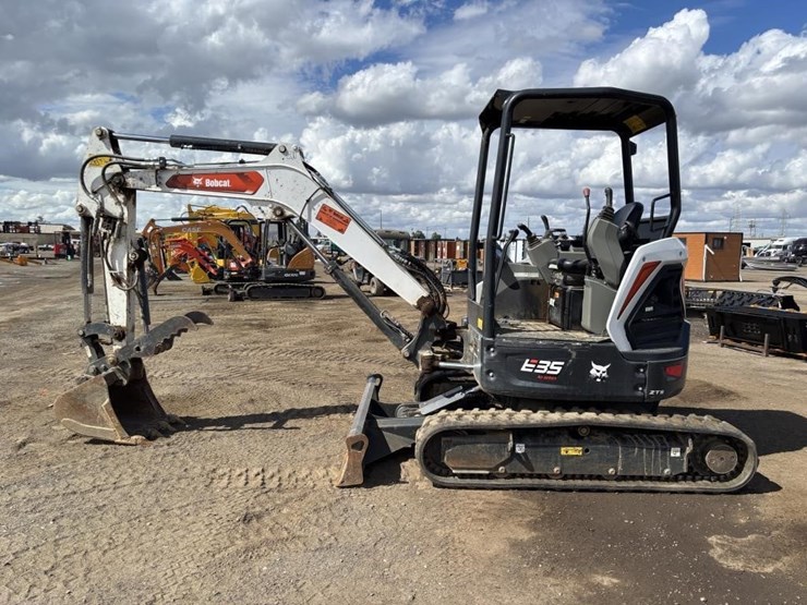 2023-bobcat-e35-image-5