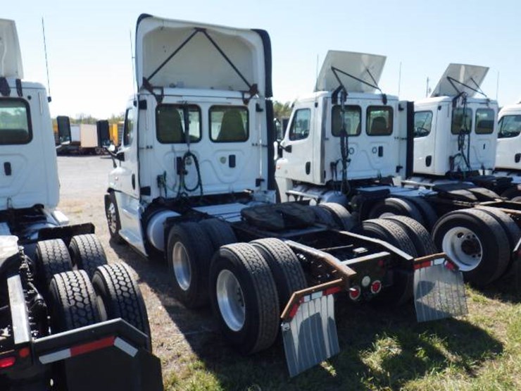 freightliner-cascadia-125-evolution-image-7