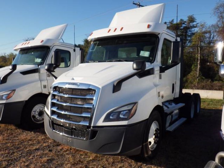 2020-freightliner-cascadia-116-image-1